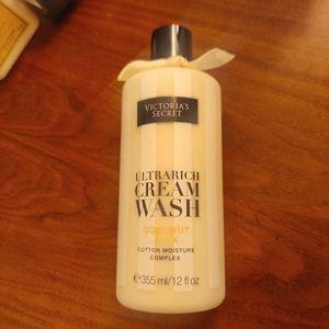 Victoria’s Secret Body Cream Wash Coconut Milk Ultra Rich